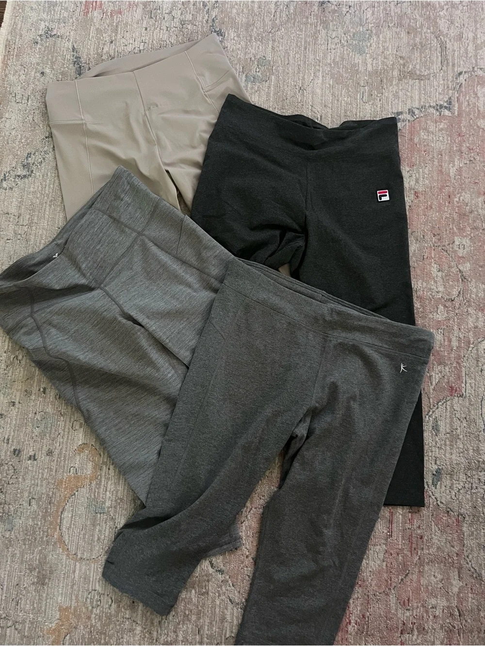 FLASH SALE🎊🎊Bundle of 4 Leggings - Picture 1 of 1